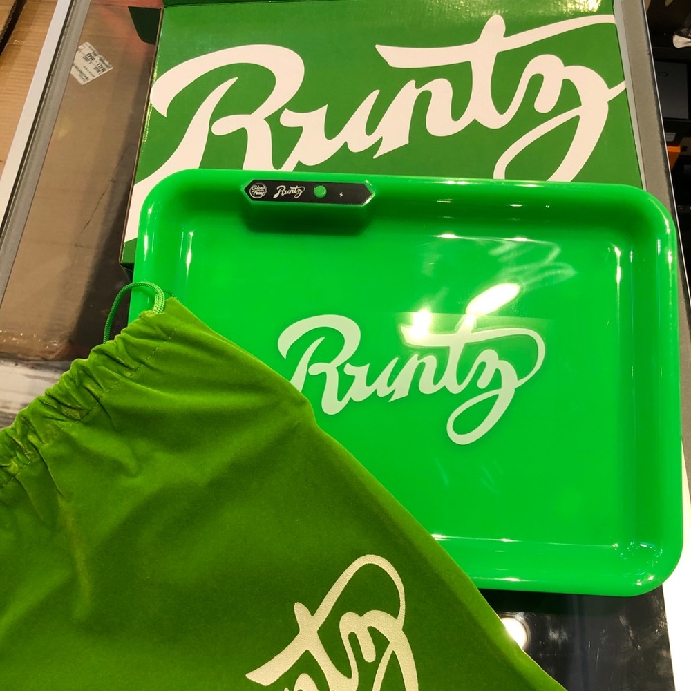 Runts trays